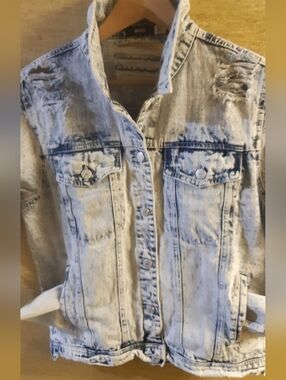 🔥Women's Medium Vintage Inspired BDG Light Blue Acid Wash Denim Jean Jacket